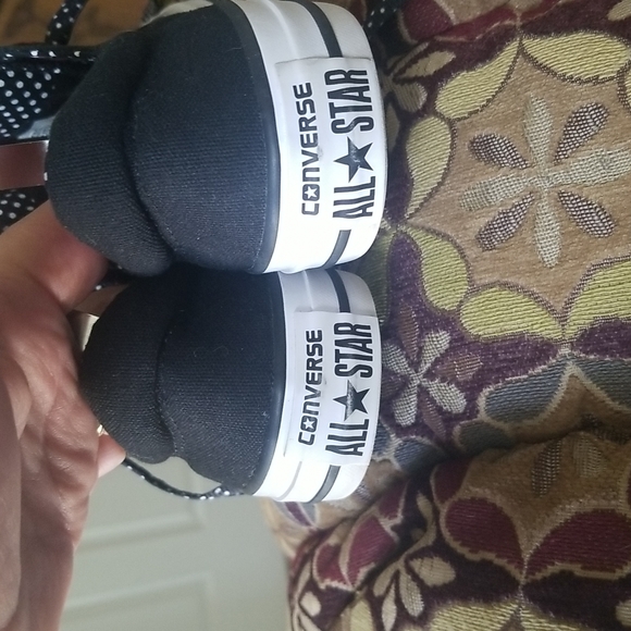 Converse Rose Sneakers - Picture 3 of 8